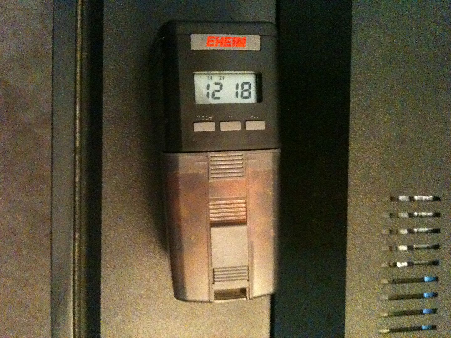 Eheim Auto Feeder (3581 FeedAir Digital Auto Feeder) A Simple Review